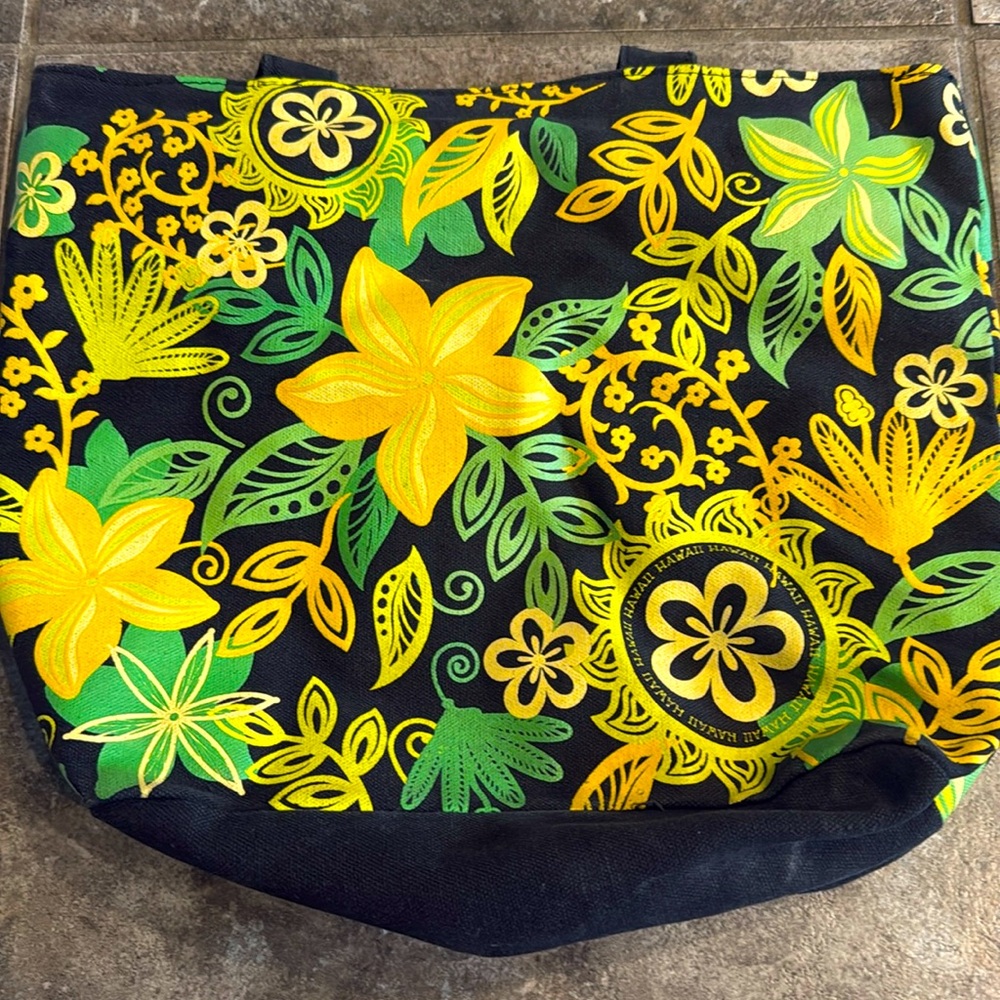 Medium sized tote from Hawaii